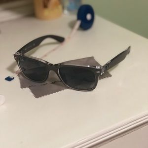 🕶 Ray Bans Wayfarer sunglasses, new condition 🕶